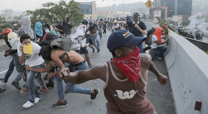 Aumenta número de muertos en protestas de Venezuela: Ya van 26 personas en un mes