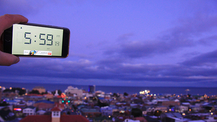 Cambio de hora: Cómo preparar tus dispositivos y el desafío que presenta Magallanes