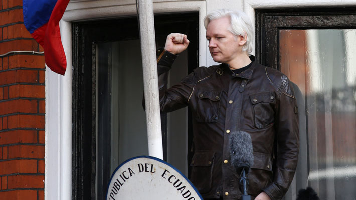 Assange celebra cierre de investigación en Suecia y busca dialogar con autoridades británicas para resolver su caso