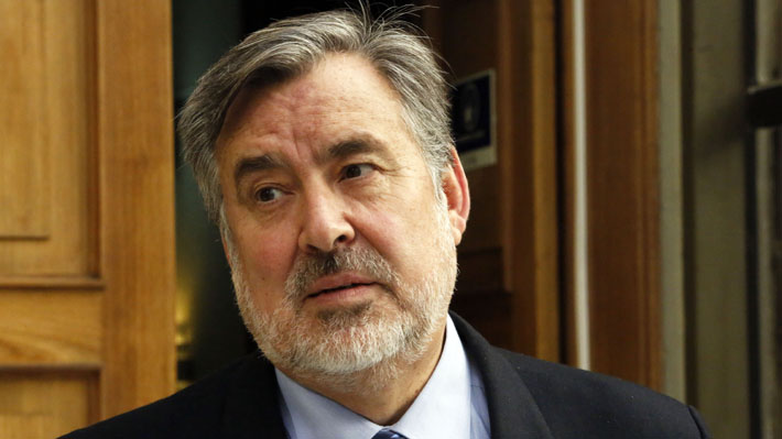 Alejandro Guillier pasa a la ofensiva y arremete contra Carolina Goic y Beatriz S&aacute;nchez