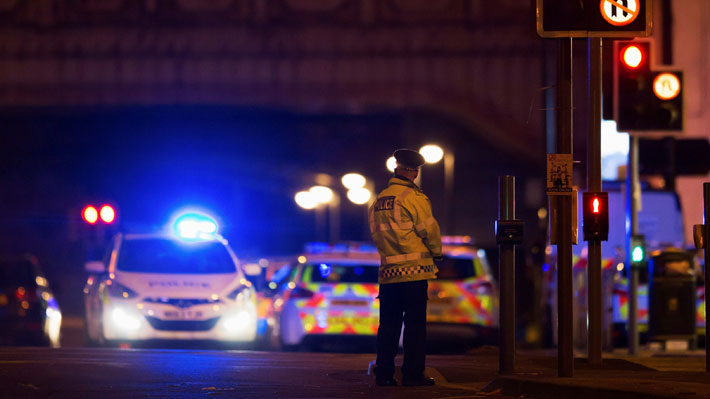 No se revelaron fotos ni identidad de víctimas tras atentado: Las razones de la cautelosa reacción de la prensa británica