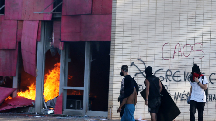 Brasil: Atacan ministerio con bombas molotov durante protesta contra Temer