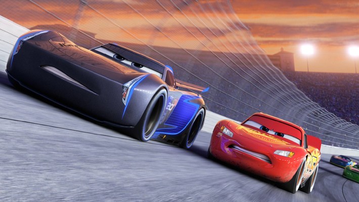 Disney y Pixar dan otra vuelta poco emocionante junto al "Rayo" McQueen en "Cars 3"