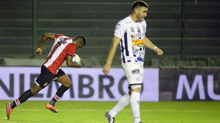 La desleal y cruda forma con la que un defensa marc&oacute; a un delantero en la Copa Argentina y por la cual ser&aacute; despedido