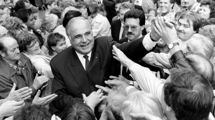 El gran logro de Helmut Kohl: Reunificar Alemania en sólo 328 días tras casi medio siglo dividida