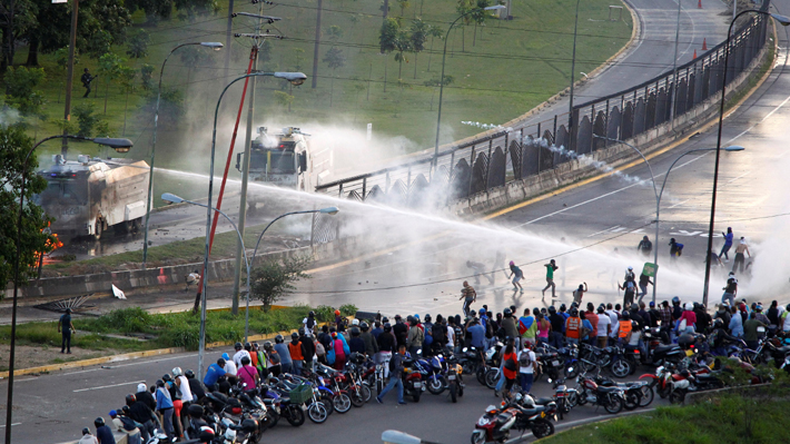Nueva jornada de protestas en Venezuela deja un joven asesinado