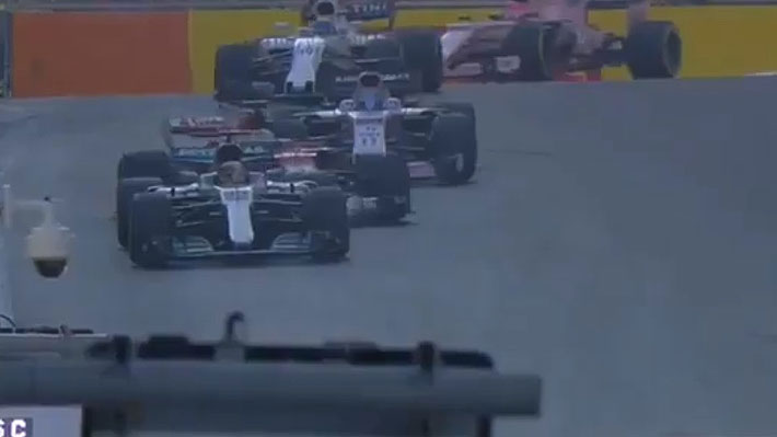 Pol&eacute;mica en la F&oacute;rmula Uno: Sebastian Vettel choc&oacute; a prop&oacute;sito a Lewis Hamilton en el GP de Azerbaiy&aacute;n