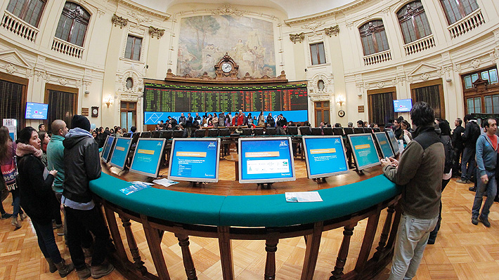 Bolsa de Comercio de Santiago cerrar&iacute;a su mejor primer semestre en ocho a&ntilde;os