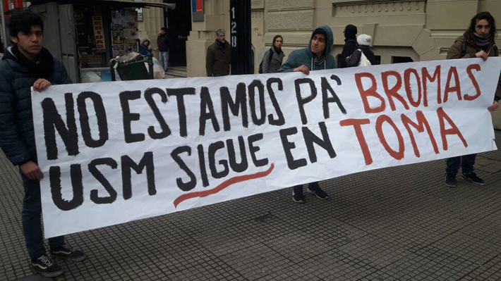 Estudiantes se toman la U. Federico Santa María acusando irregularidades financieras y 