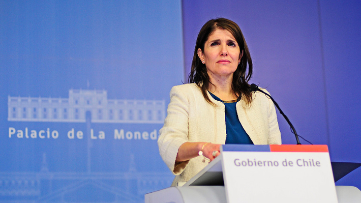 Vocera de Gobierno dice que Piñera "manipula" a la ciudadanía y que "no está nunca a la altura de un estadista"