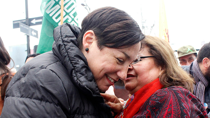 Cadem: Beatriz Sánchez amplía su ventaja sobre Guillier y se consolida tras primarias presidenciales