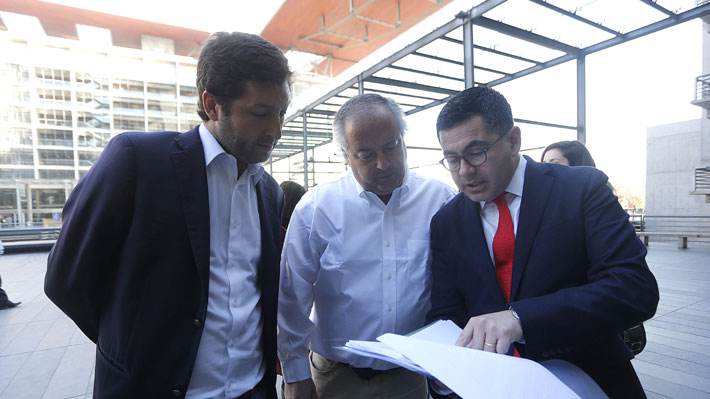 Chile Vamos presenta querella por cerca de 100 casos de afiliaciones err&oacute;neas al Frente Amplio