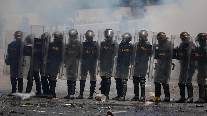 Detienen a chilena durante paro general de la oposición en Venezuela