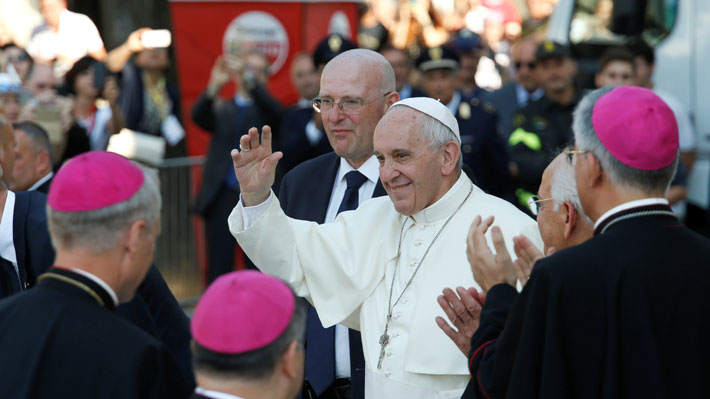 La "sombra" del Papa: ¿Quién es Domenico Giani, el escolta personal de Francisco que se encuentra en Chile?