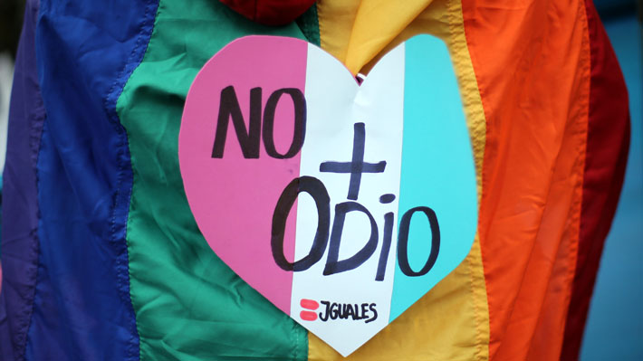 Psicóloga experta en temáticas LGBT: "La comunidad transgénero es la más discriminada hoy en Chile"