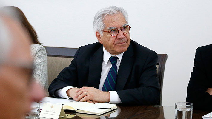 Gobierno convoca a ministros y subsecretarios DC a La Moneda en medio de crisis del partido