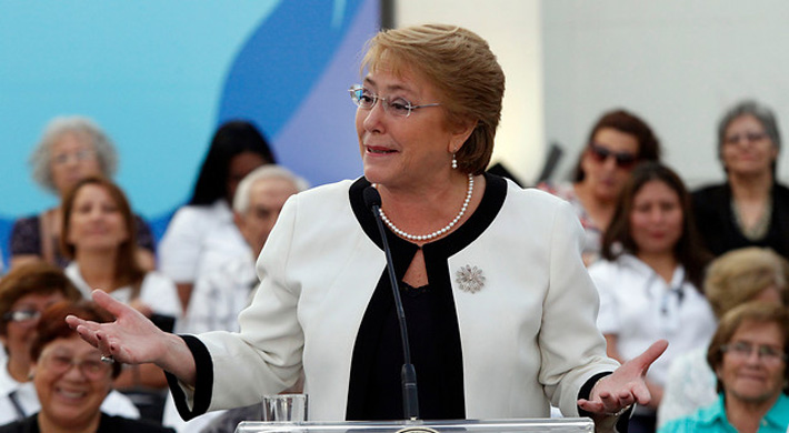 Bachelet y crisis de Til Til: "Me parece tremendo que una comuna sea, como ellos han dicho, el vertedero de la RM"