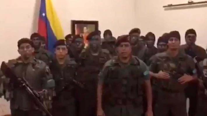 Video: Militares venezolanos se declararon "en rebeldía" contra el Gobierno de Maduro