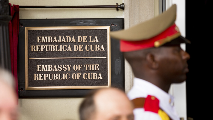 EE.UU. expulsa a dos diplomáticos cubanos por "incidentes" en La Habana