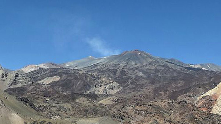 Volcán Tupungatito en la Región Metropolitana registra disparo sísmico de 42 eventos en una hora