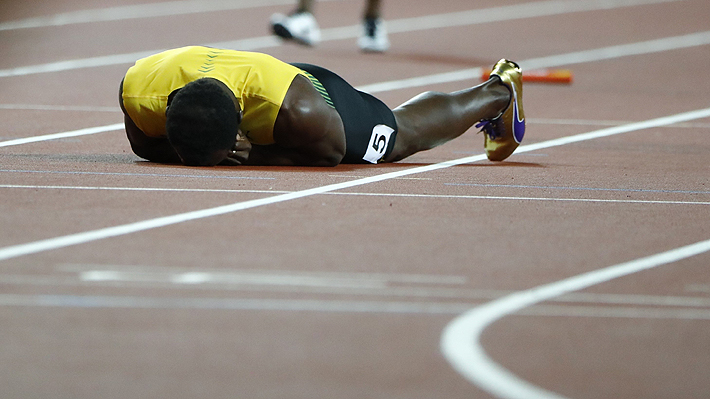 Triste y dram&aacute;tico final para Usain Bolt: El jamaiquino se lesion&oacute; en su &uacute;ltima carrera como profesional