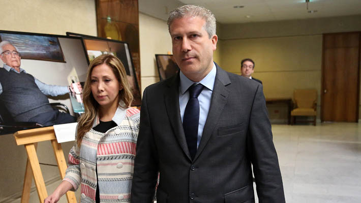Esposa de Rincón acusa a Goic de liderar una "vergonzosa maniobra" en contra del diputado