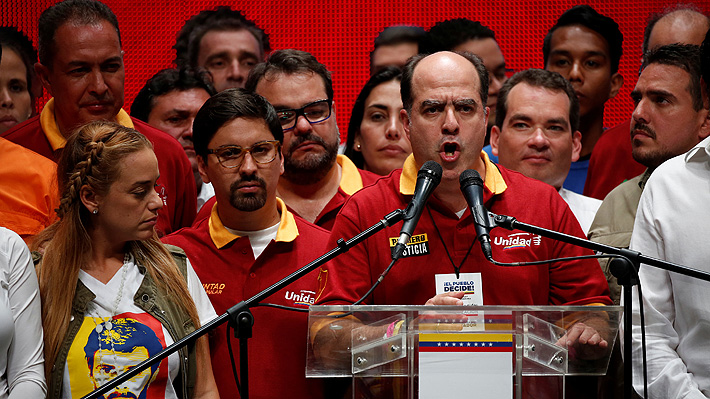 Parlamento venezolano dice que no acata "disoluci&oacute;n" ordenada por la Asamblea Constituyente