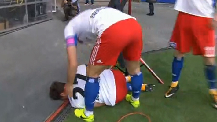 La desafortunada celebración por la que un jugador alemán se lesionó y debió ser reemplazado luego de anotar un gol