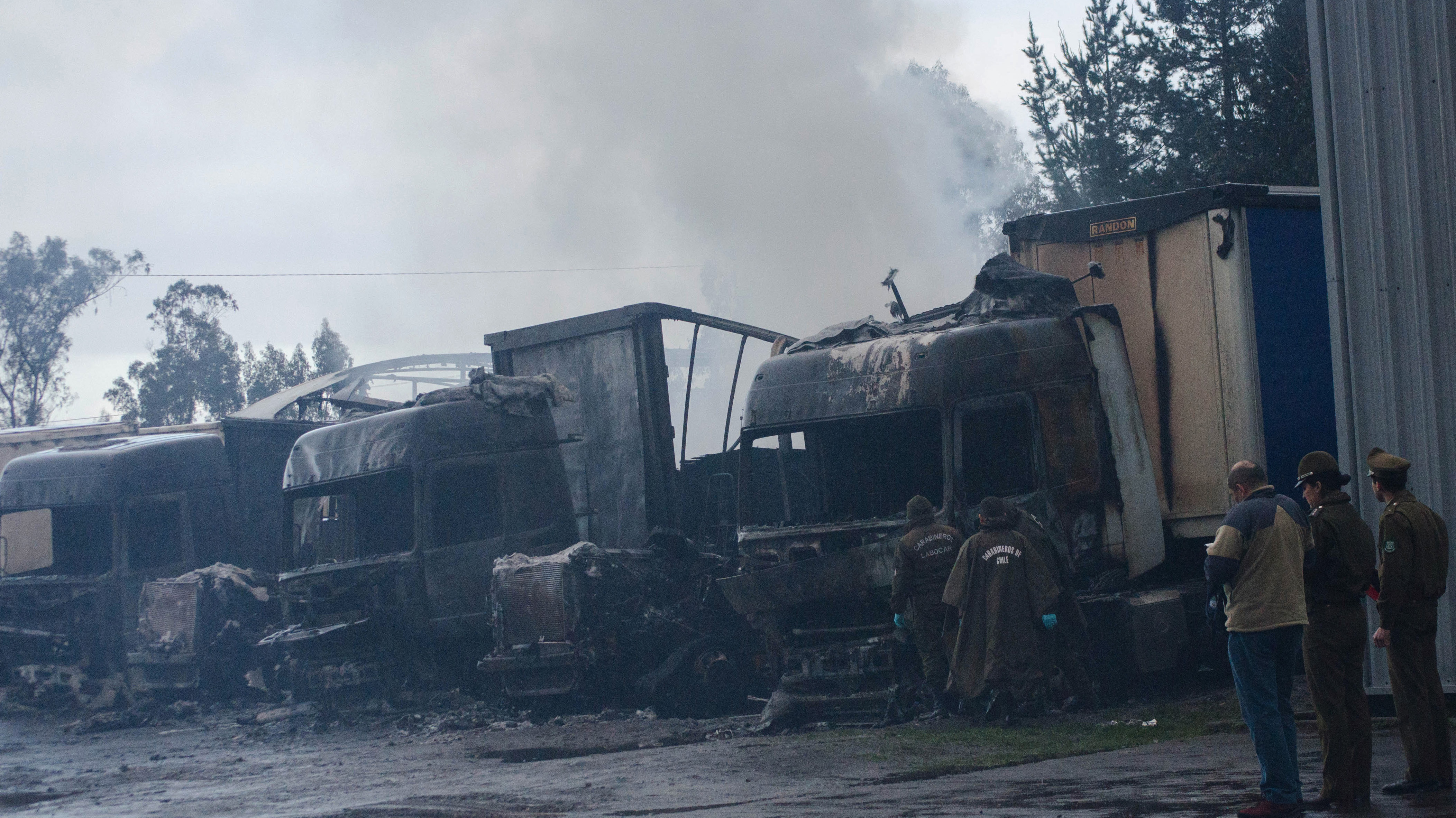 Atentado incendiario afecta a 18 camiones en la región de La Araucanía