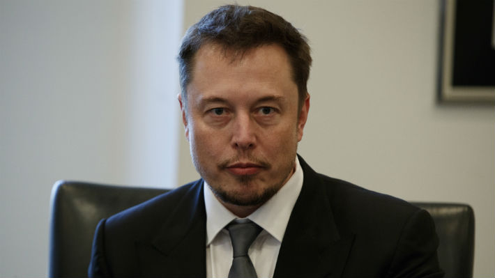 Elon Musk continúa contra la inteligencia artificial con nueva carta para frenar el desarrollo de "robots asesinos"