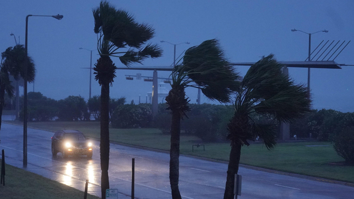 Harvey toca tierra en la costa de Texas convertido en hurac&aacute;n de categor&iacute;a 4