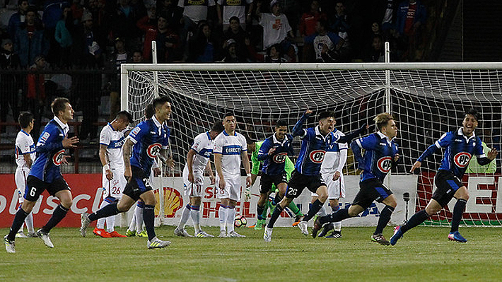 No levanta cabeza la UC: Cae inapelablemente ante Huachipato y queda eliminada de la Copa Chile