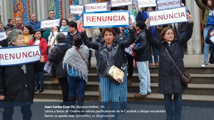 V&iacute;ctima de Karadima se lanza contra obispo Barros tras funa: "Esto pasa cuando el Papa impone un encubridor"