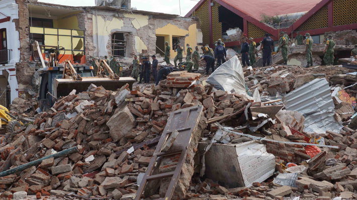 Presidente de M&eacute;xico asegura que nuevo sismo provoc&oacute; afectaci&oacute;n en un puente y en recintos colapsados