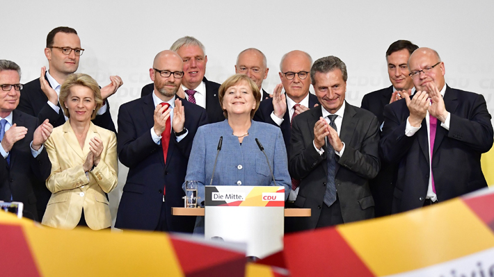 Merkel asegura tener mandato para formar nuevo gobierno tras imponerse en las elecciones alemanas