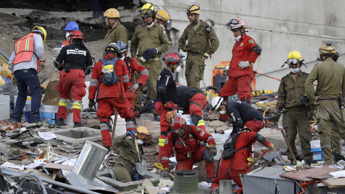 Terremoto en M&eacute;xico: Cifra de muertos sube a 320 con mujer encontrada en la escuela R&eacute;bsamen