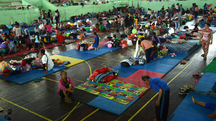 Más de 48 mil personas son evacuadas en la isla de Bali ante posible erupción de un volcán en Indonesia