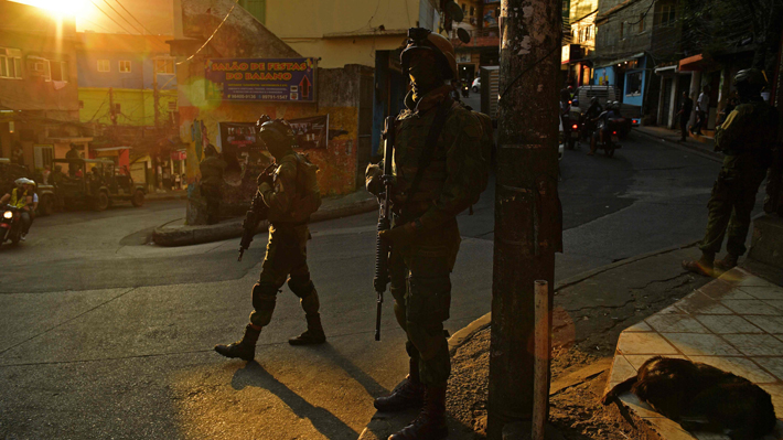 Tres muertos y 18 detenidos por "guerra" en la mayor favela de R&iacute;o de Janeiro