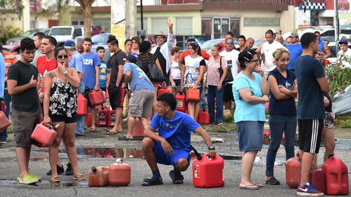 Gobernador de Puerto Rico teme una "crisis humanitaria" tras huracán María