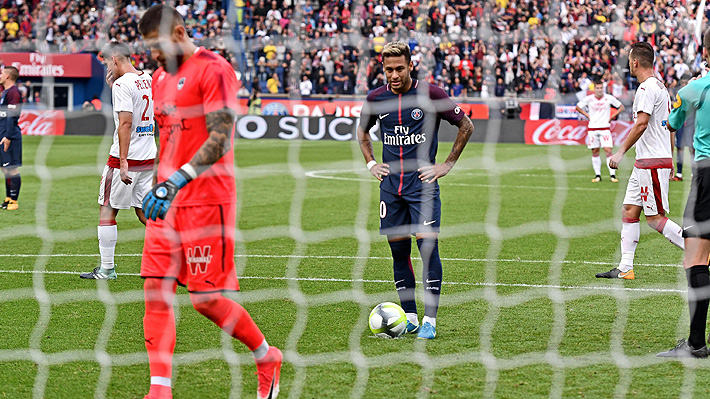 El esc&aacute;ndalo tuvo efecto y Neymar pate&oacute; el primer penal tras el l&iacute;o con Cavani: Mira c&oacute;mo fue