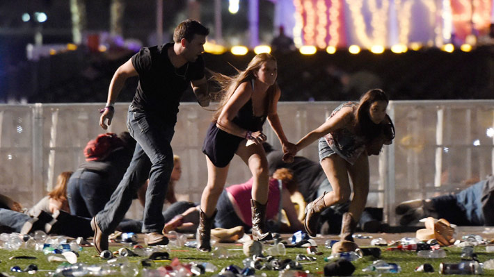 Tiroteo en concierto de country en Las Vegas deja al menos dos víctimas fatales y 24 heridos