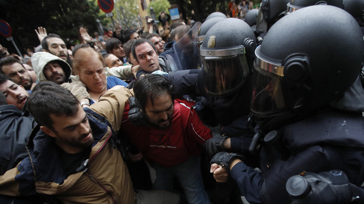 Sindicatos de la policía española justifican su accionar en Cataluña: "Se actuó con total proporcionalidad"