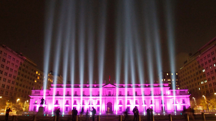 La Moneda celebra a Violeta Parra: Hoy el palacio se teñirá de color violeta y ya hay fecha para el concierto en sus balcones