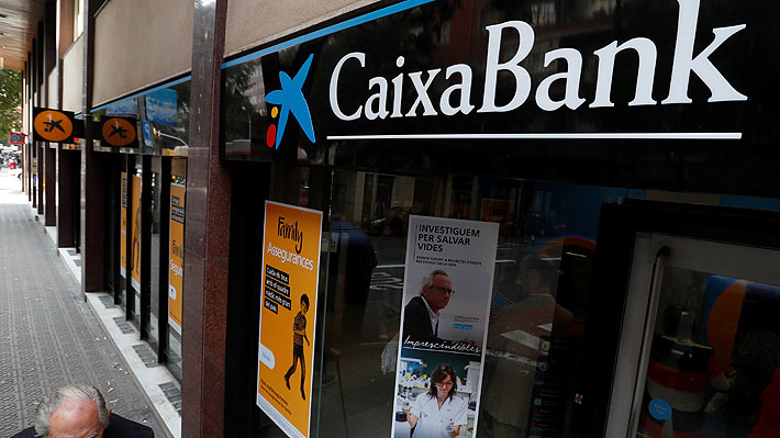 Inquietud empresarial por situación de Cataluña: Varias empresas concretan salida