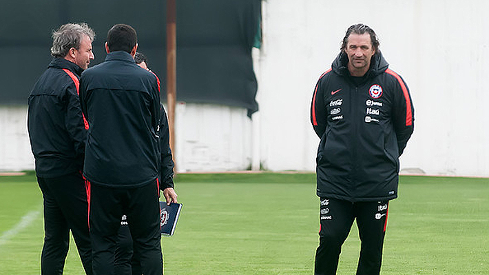 Sin Ar&aacute;nguiz y con un "resistido": El equipo que prueba Pizzi para el trascendental choque ante Brasil