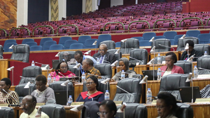 Ruanda el país con más representantes y Chile en el lugar 129: El ranking de la equidad de género en los parlamentos