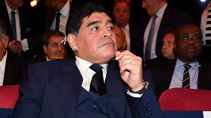 Maradona vuelve a arremeter contra Sampaoli y lo trata de "vende humo", "falso" y "mediocre"
