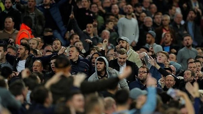 El Tottenham sanciona de por vida a dos aficionados por un asqueroso ataque contra hinchas rivales