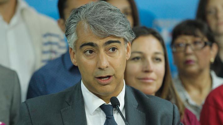 ME-O por "compendio" de Guillier: "No tiene derecho a hacerle esto a los que votaron por Allende, Bachelet y Lagos"