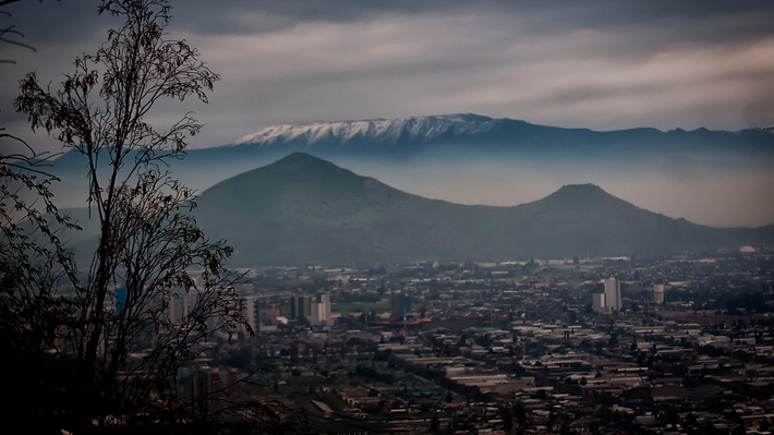 ¿Qu&eacute; pasa con la primavera?: D&iacute;as fr&iacute;os y nublados en Santiago se deber&iacute;an a "fase neutra" con caracter&iacute;sticas del "Ni&ntilde;o" y la "Ni&ntilde;a"